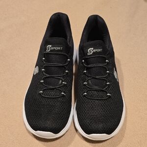 Women's Black Athletic Shoes